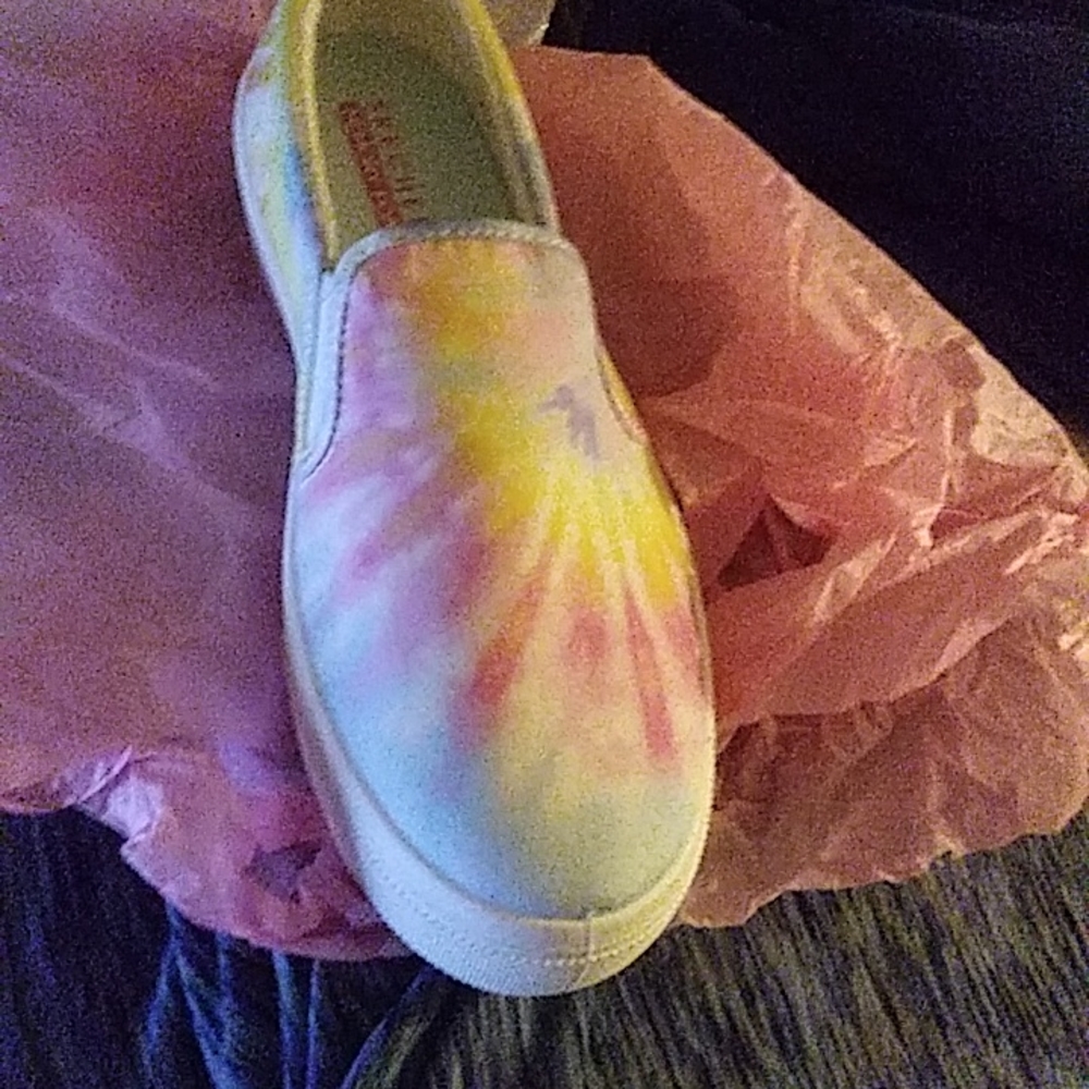 Pastel Tye Dye Skechers size 7 woman's
